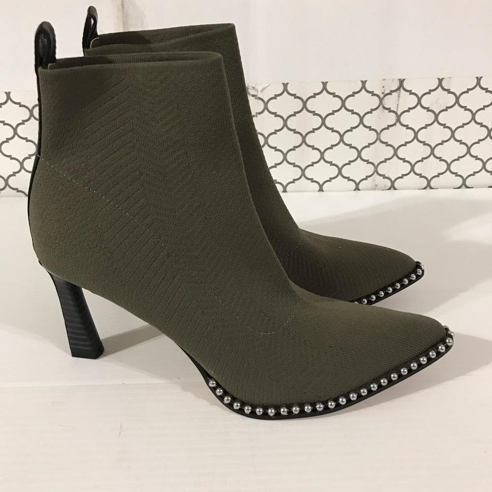 BCBGeneration Women's Beya Fashion Boot, Dark Olive Flyknit, Size 8.5-EUC